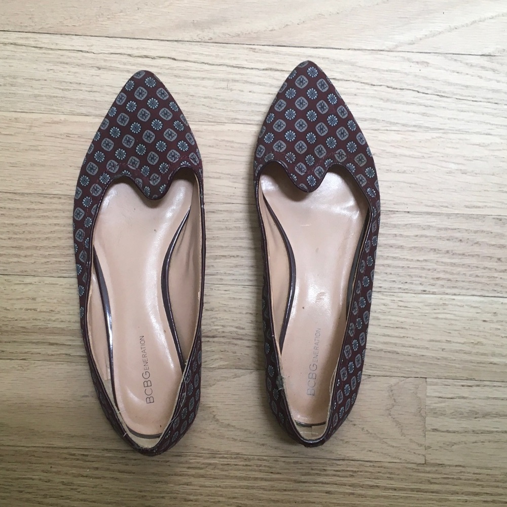BCBGeneration Women's Brown Pointed Toe Patterned Flats
